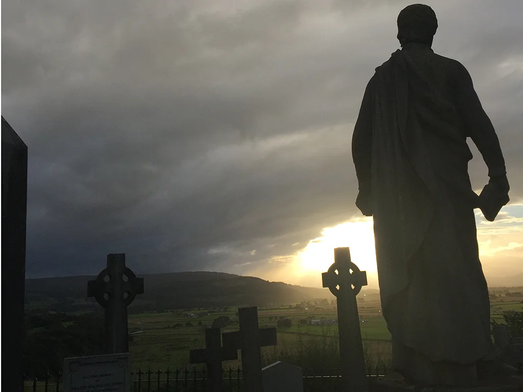 silhouette's in cemetery sunset photos of silhouette statues, silhouette photography