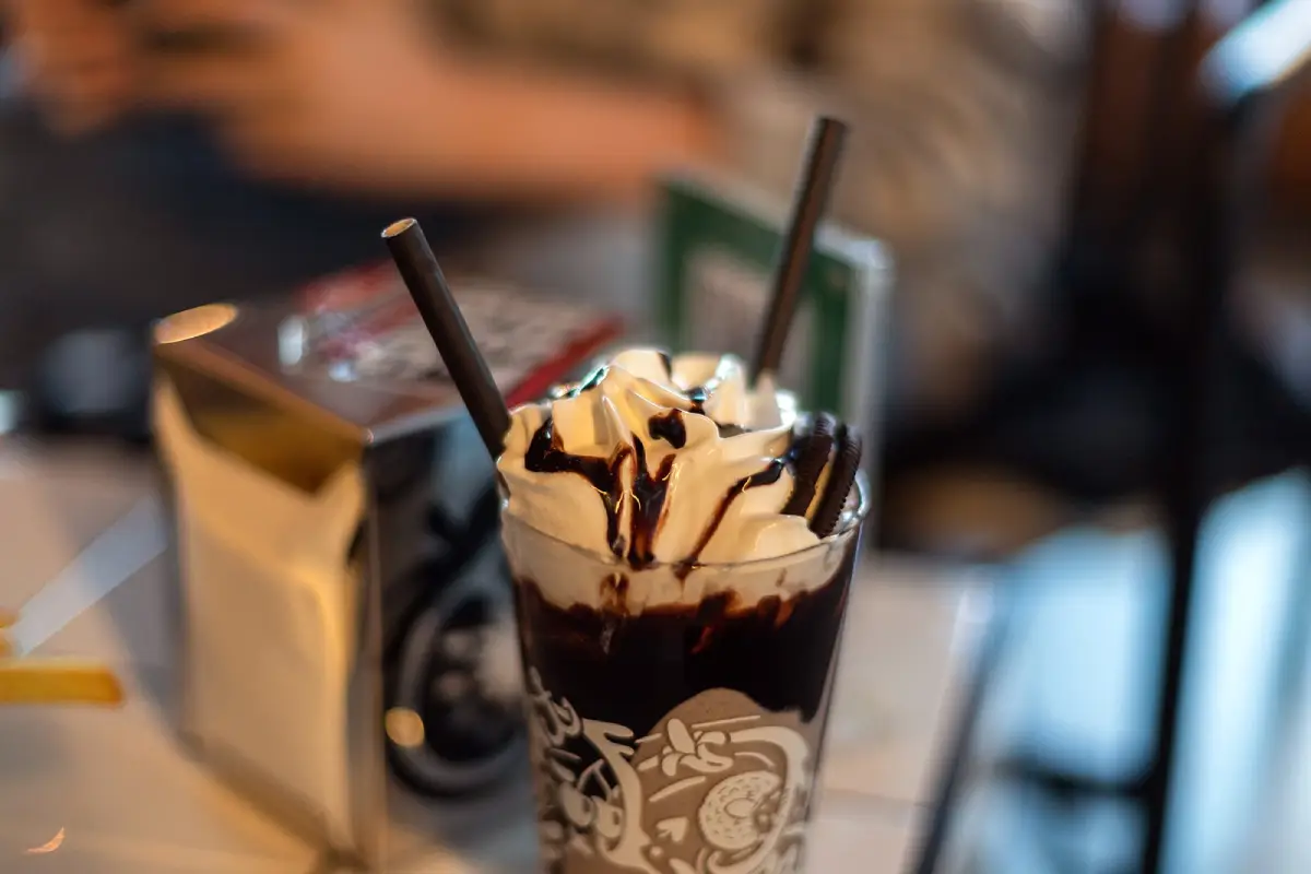 photo of a milkshake, travelling solo